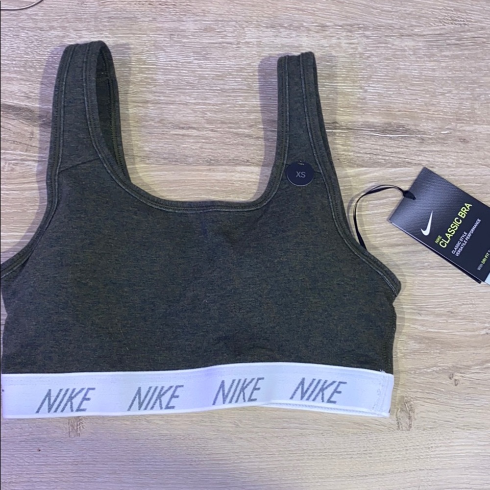 women’s NIKE classic bra - Picture 1 of 3